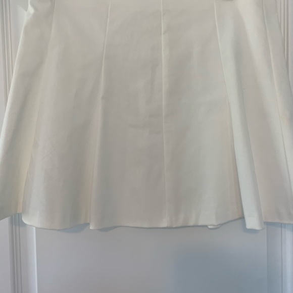 White skirt - Picture 2 of 3